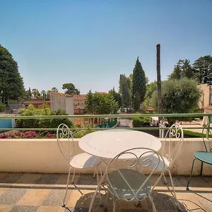 https://le-joy-terrasse-parking-verriere-cote-dazur.fr-provencehotel.com